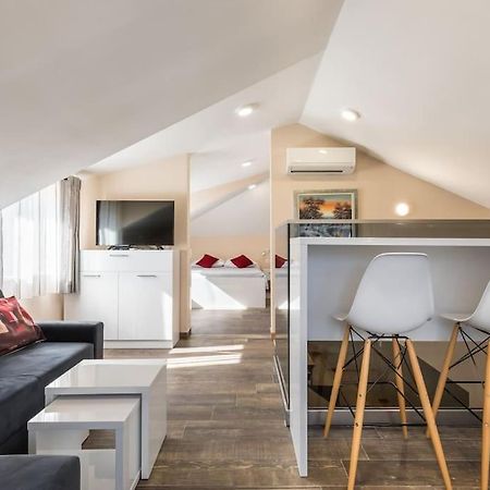Elegant Residence Rooms & Apartments Сплит Екстериор снимка