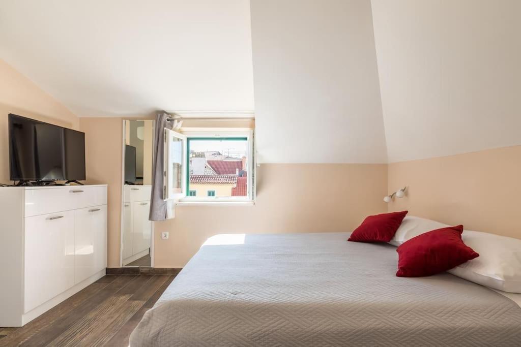 Elegant Residence Rooms & Apartments Сплит Екстериор снимка