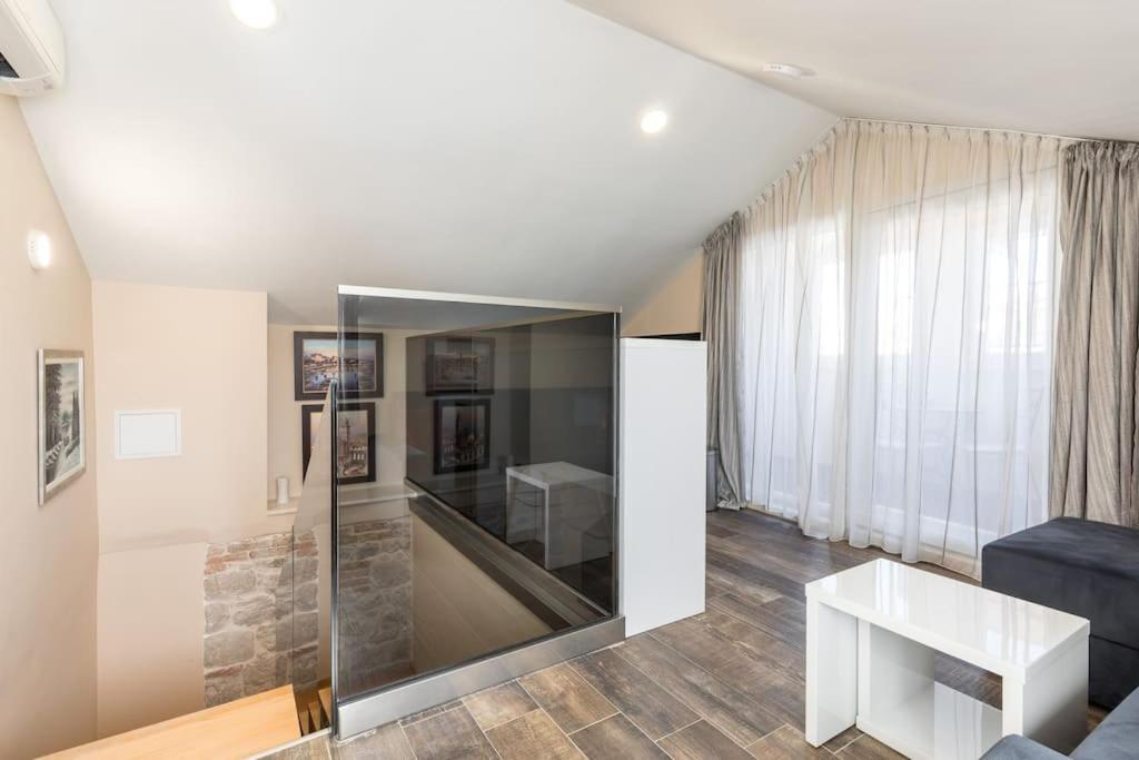 Elegant Residence Rooms & Apartments Сплит Екстериор снимка