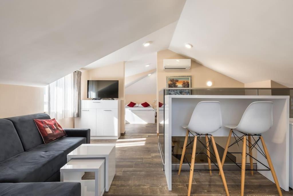 Elegant Residence Rooms & Apartments Сплит Екстериор снимка