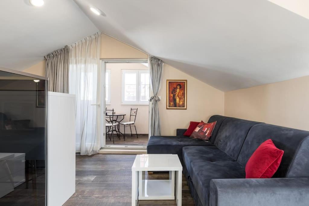 Elegant Residence Rooms & Apartments Сплит Екстериор снимка