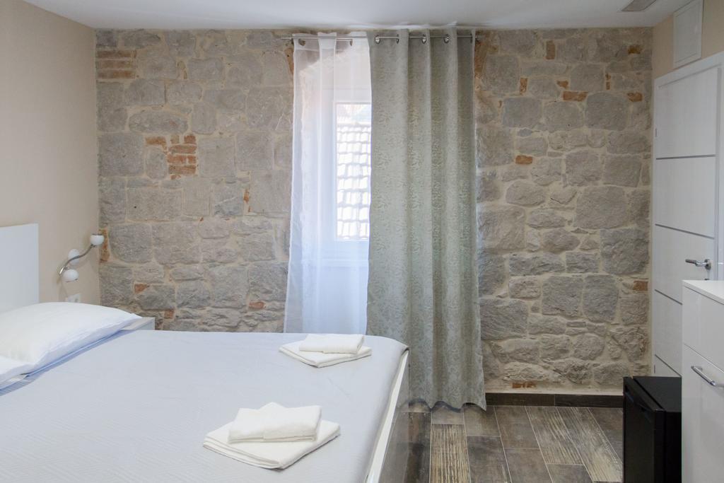 Elegant Residence Rooms & Apartments Сплит Екстериор снимка
