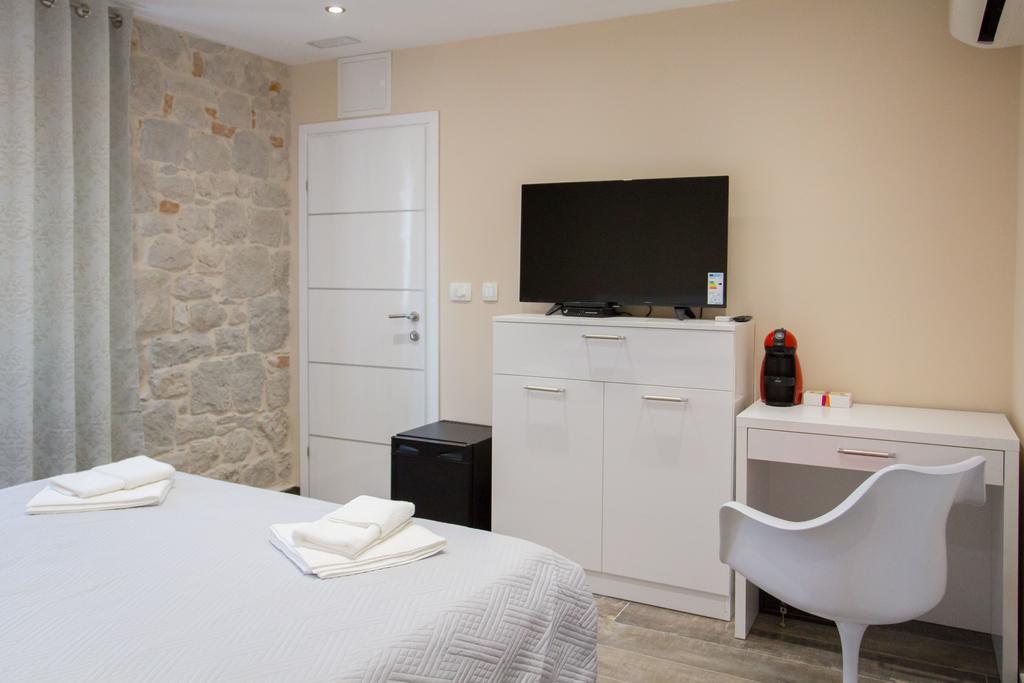 Elegant Residence Rooms & Apartments Сплит Екстериор снимка