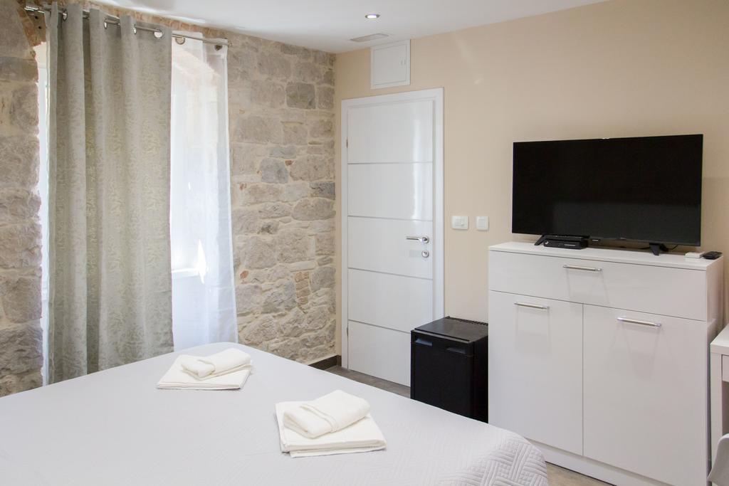 Elegant Residence Rooms & Apartments Сплит Екстериор снимка