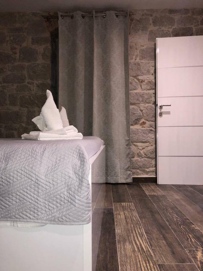 Elegant Residence Rooms & Apartments Сплит Екстериор снимка