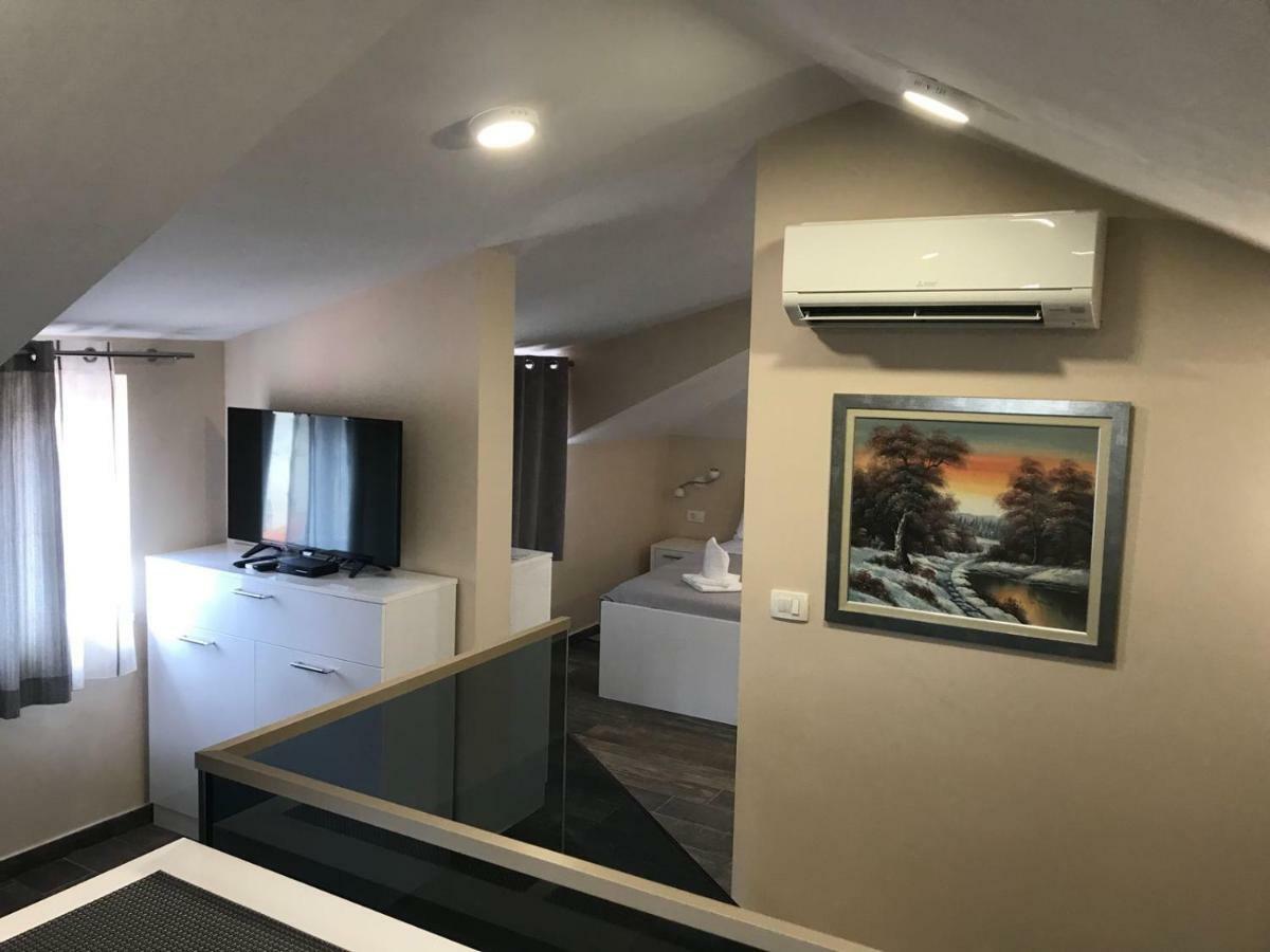 Elegant Residence Rooms & Apartments Сплит Екстериор снимка